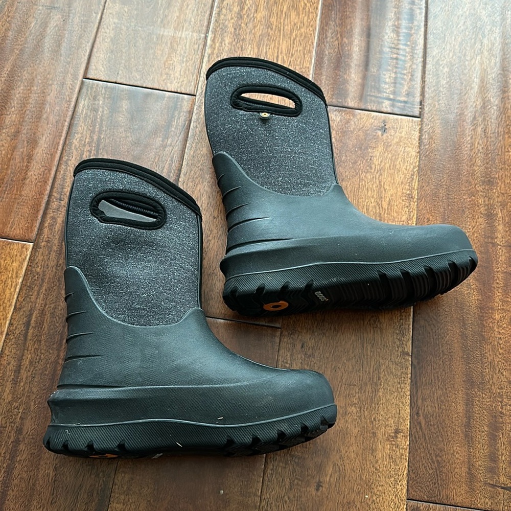 Excellent Condition Bog Boots size 2